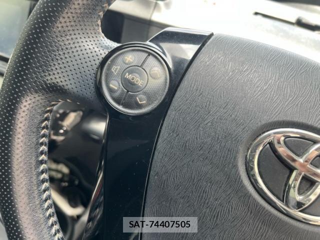 Toyota AQUA 2014-09 7614980-9
