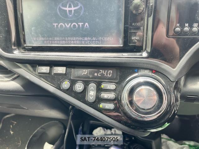 Toyota AQUA 2014-09 7614980-15