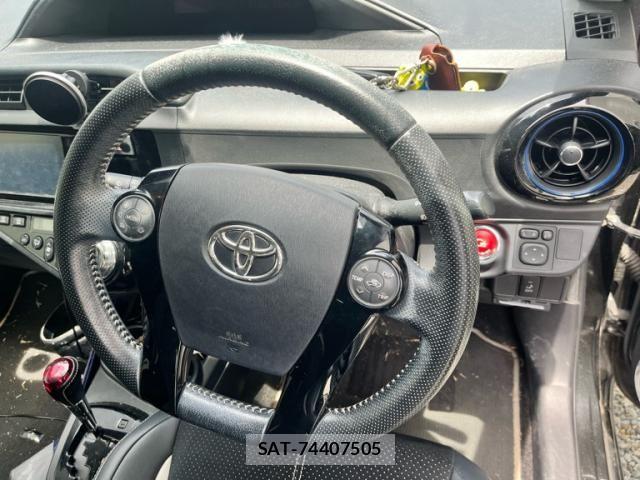 Toyota AQUA 2014-09 7614980-7