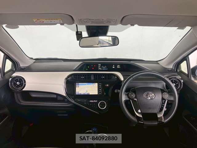 Toyota AQUA 2020-05 7614931-11