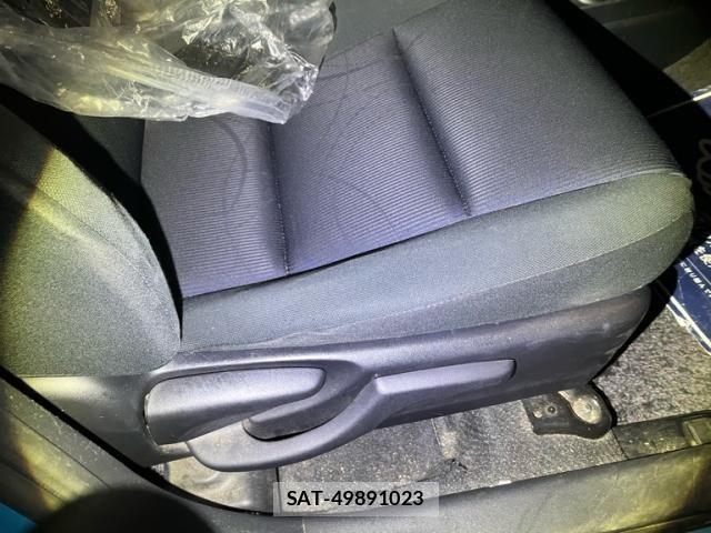 Toyota AQUA 2015-06 7614985-12