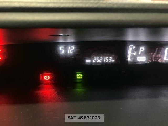 Toyota AQUA 2015-06 7614985-15