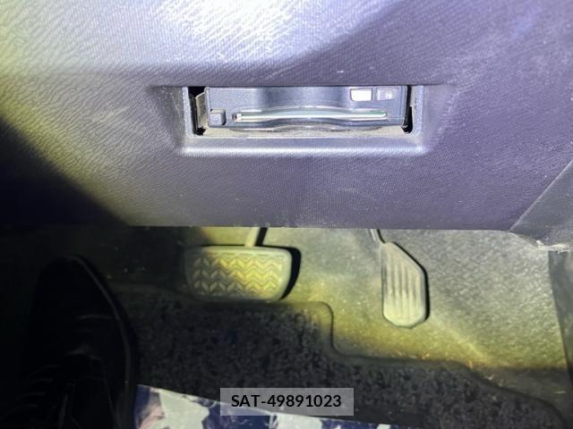 Toyota AQUA 2015-06 7614985-19
