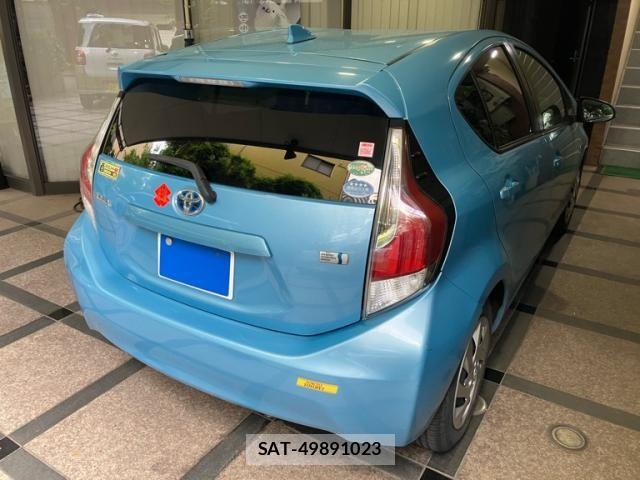 Toyota AQUA 2015-06 7614985-4