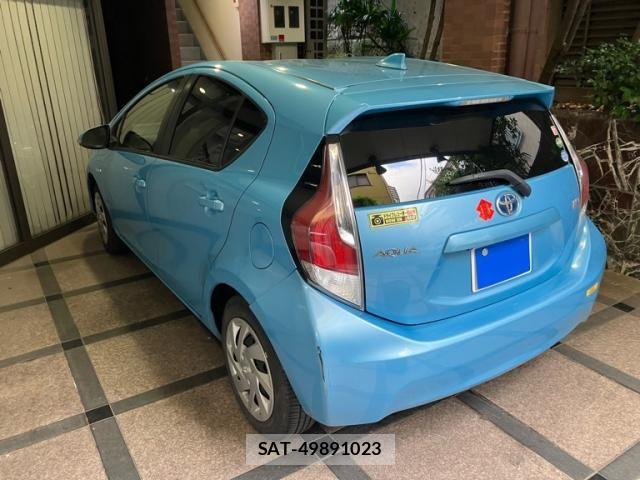 Toyota AQUA 2015-06 7614985-5