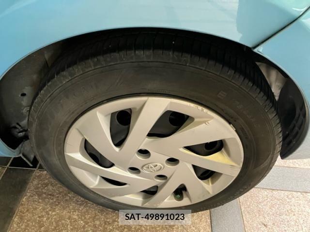 Toyota AQUA 2015-06 7614985-7