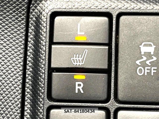 Toyota AQUA 2019-07 7614947-5