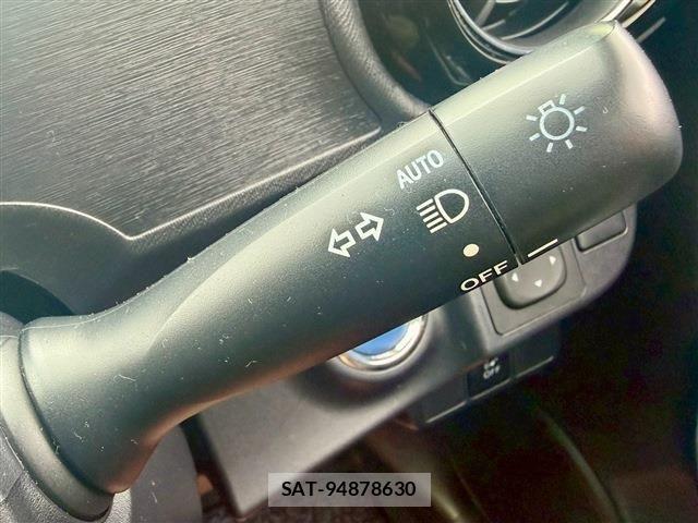 Toyota AQUA 2015-03 7614949-11
