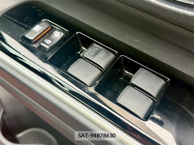 Toyota AQUA 2015-03 7614949-15