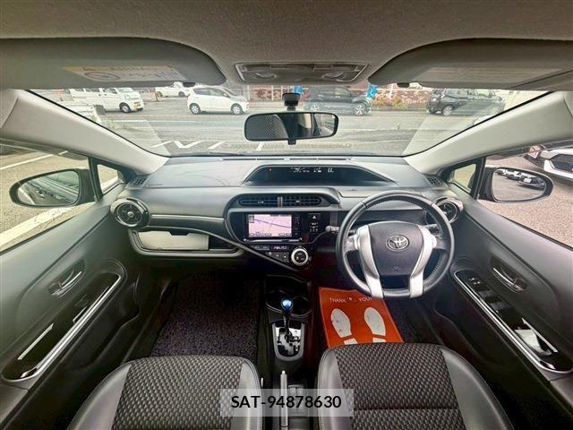 Toyota AQUA 2015-03 7614949-1