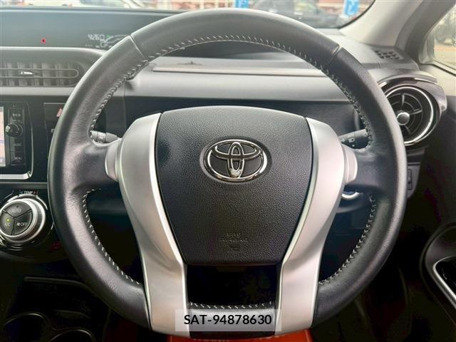 Toyota AQUA 2015-03 7614949-3
