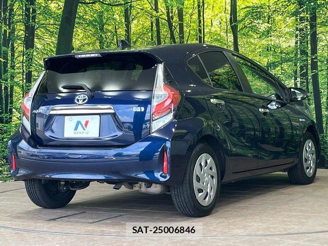 Toyota AQUA 2018-06 7614955-16