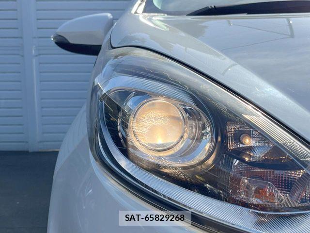 Toyota AQUA 2018-01 7614964-11