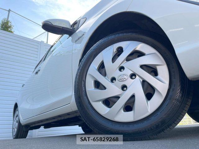 Toyota AQUA 2018-01 7614964-12