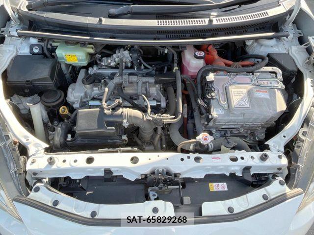 Toyota AQUA 2018-01 7614964-17