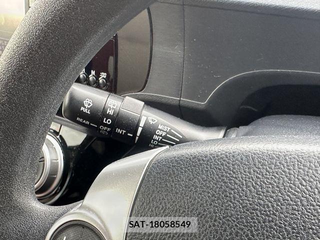 Toyota AQUA 2015-05 7614981-12