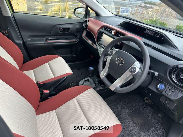 Toyota AQUA 2015-05 7614981-16