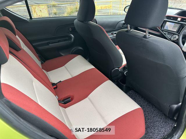 Toyota AQUA 2015-05 7614981-17