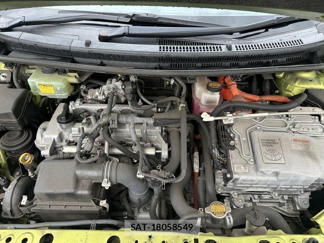 Toyota AQUA 2015-05 7614981-19