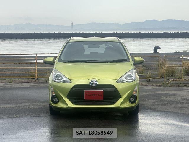 Toyota AQUA 2015-05 7614981-21