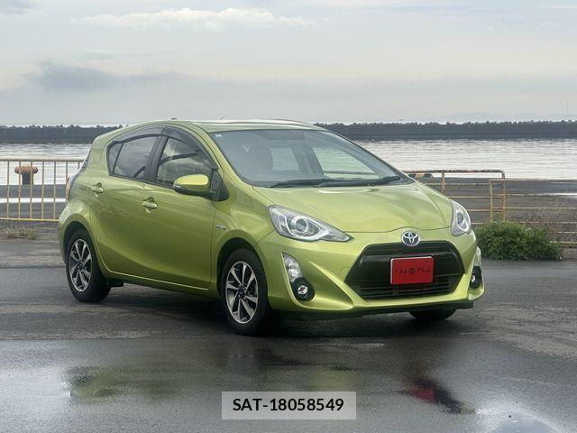 Toyota AQUA 2015-05 7614981-26