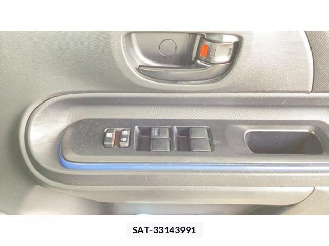 Toyota AQUA 2015-09 7614994-13