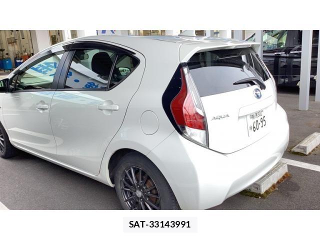 Toyota AQUA 2015-09 7614994-5