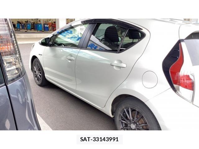 Toyota AQUA 2015-09 7614994-6