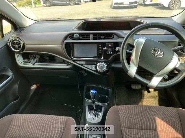 Toyota AQUA 2016-04 7614974-11