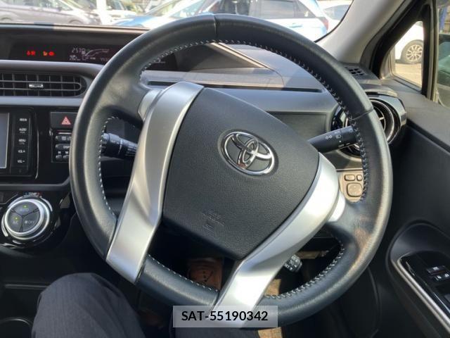 Toyota AQUA 2016-04 7614974-16