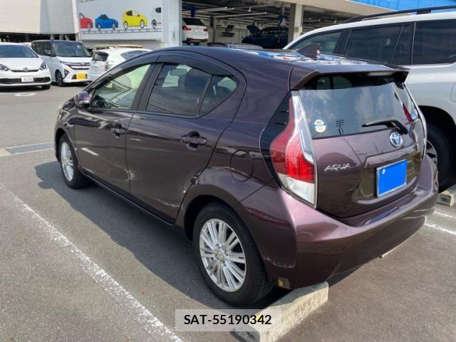 Toyota AQUA 2016-04 7614974-6