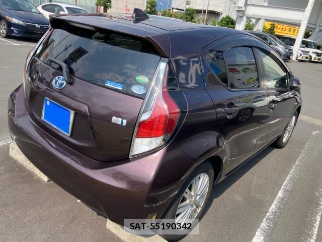 Toyota AQUA 2016-04 7614974-7