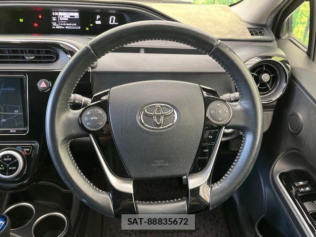 Toyota AQUA 2017-07 7614945-11