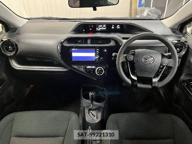 Toyota AQUA 2019-02 7614951-1