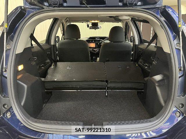 Toyota AQUA 2019-02 7614951-21