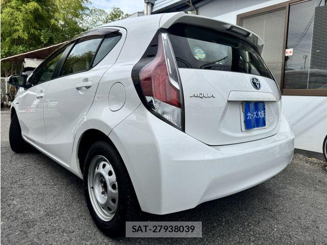 Toyota AQUA 2015-12 7614989-2