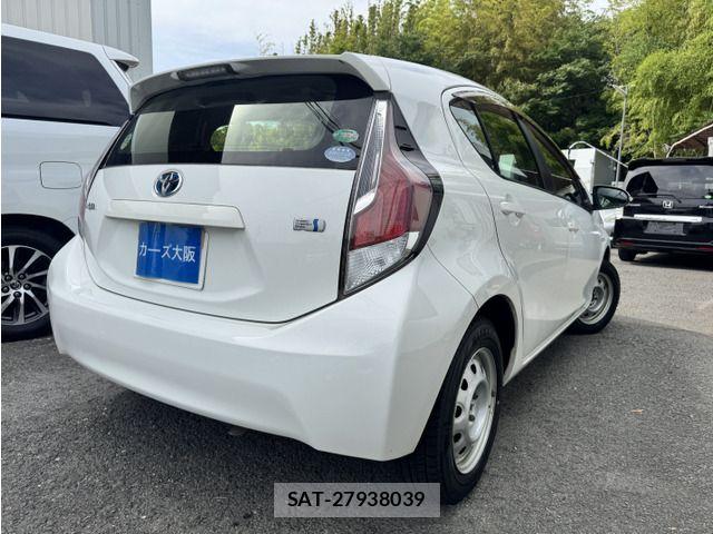 Toyota AQUA 2015-12 7614989-3