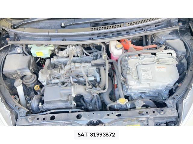 Toyota AQUA 2012-02 7614997-10