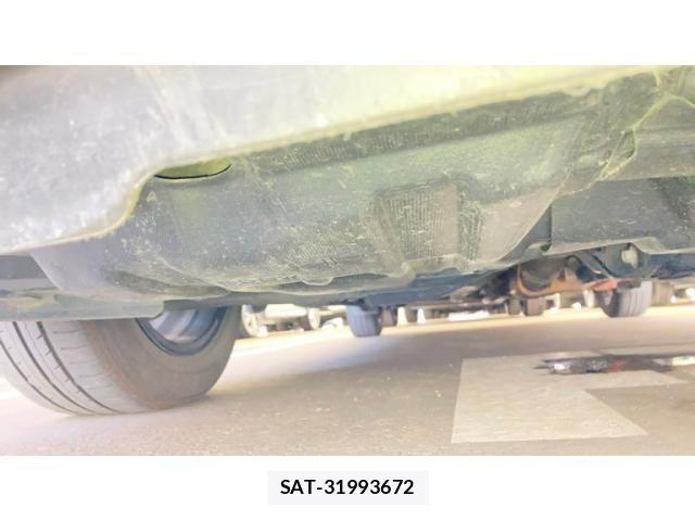 Toyota AQUA 2012-02 7614997-12