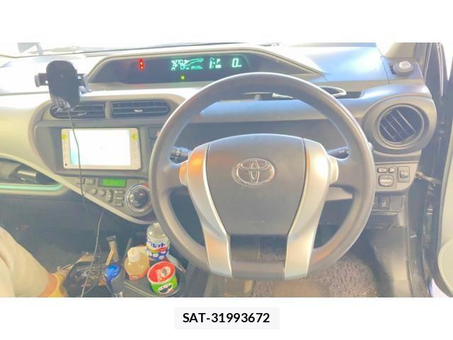 Toyota AQUA 2012-02 7614997-14