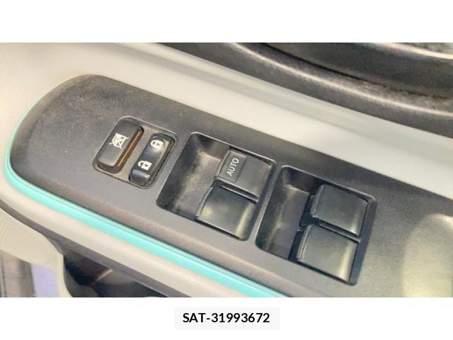 Toyota AQUA 2012-02 7614997-15