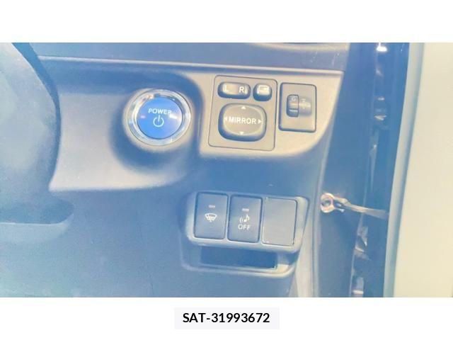 Toyota AQUA 2012-02 7614997-16