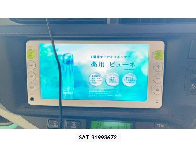 Toyota AQUA 2012-02 7614997-17