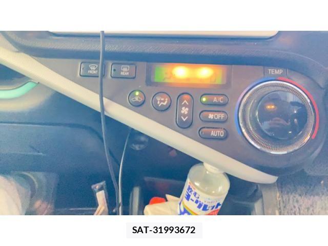 Toyota AQUA 2012-02 7614997-18