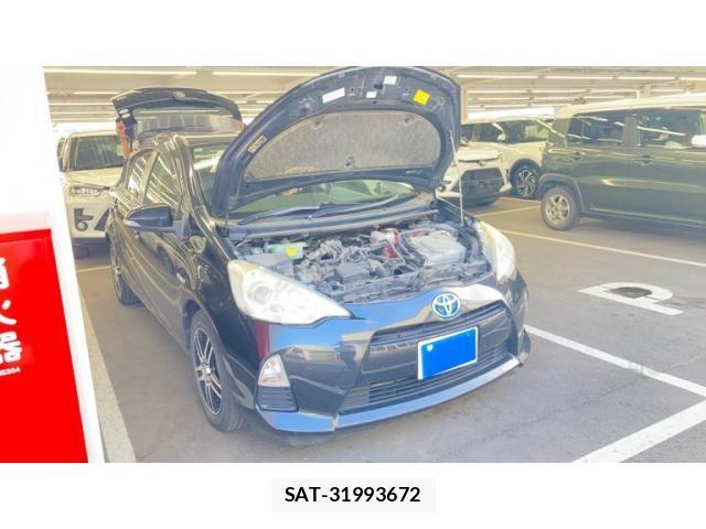 Toyota AQUA 2012-02 7614997-1