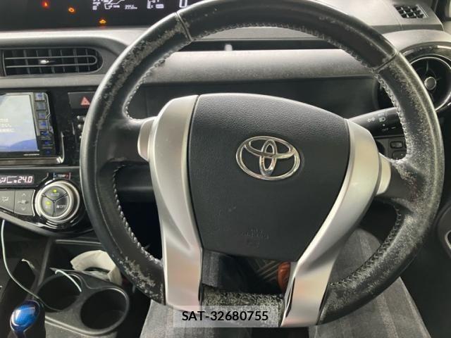 Toyota AQUA 2015-05 7614991-16
