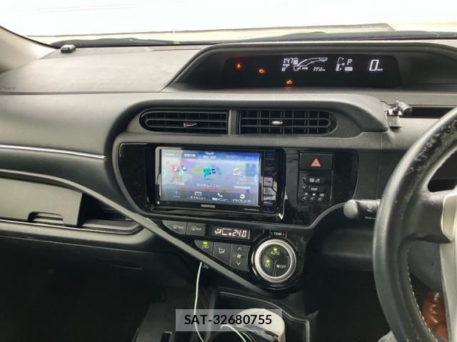 Toyota AQUA 2015-05 7614991-17