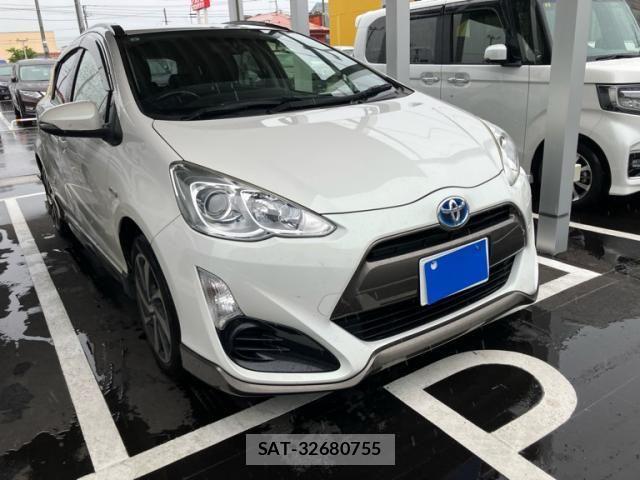 Toyota AQUA 2015-05 7614991-1