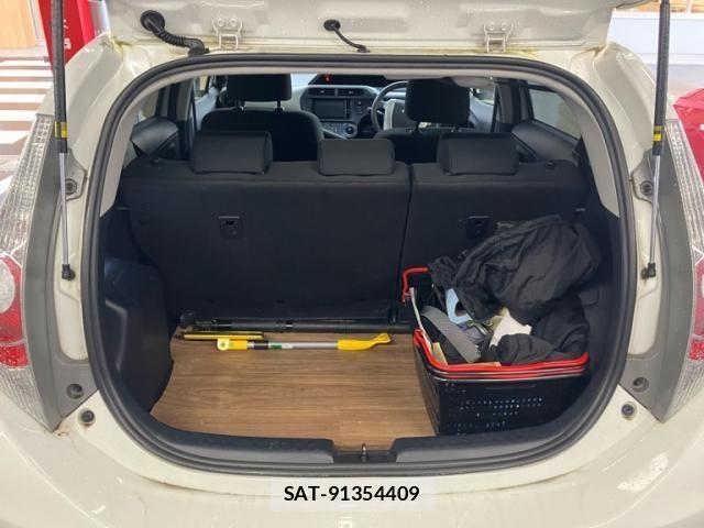 Toyota AQUA 2013-09 7614998-9