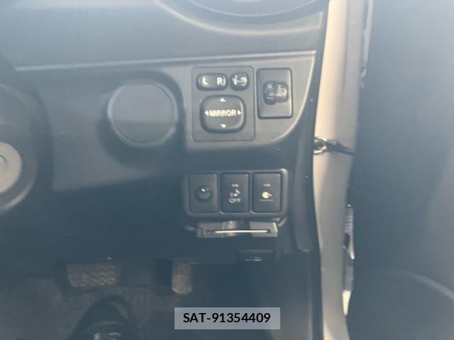 Toyota AQUA 2013-09 7614998-14